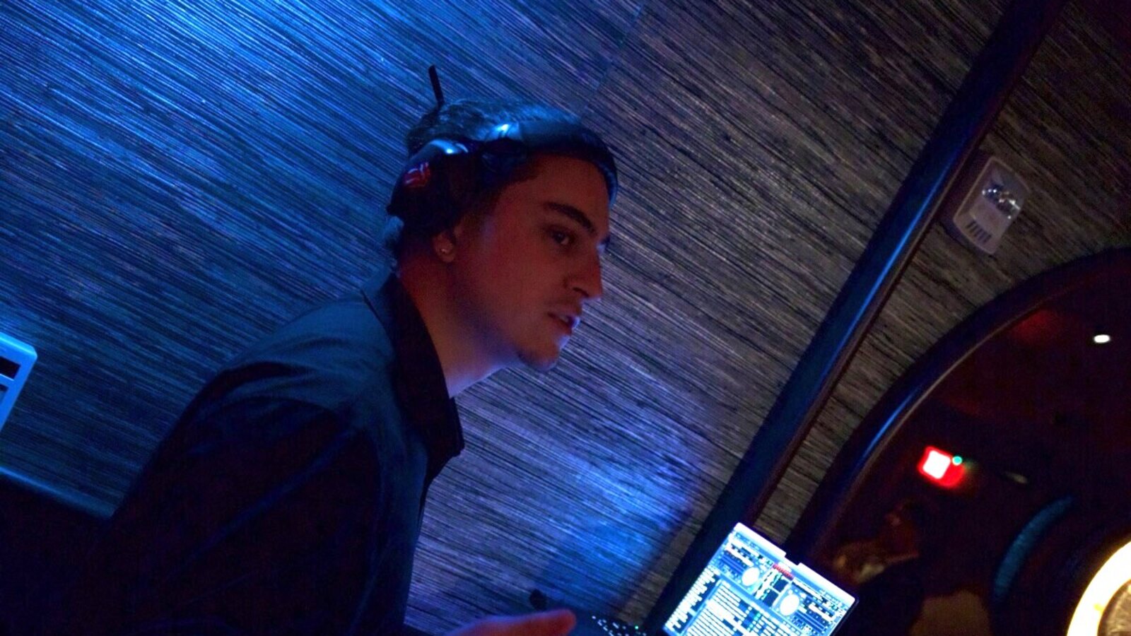 AVA MM Lounge — Saturday Night